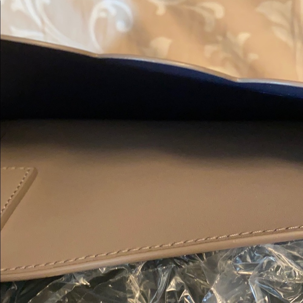 Kate Spade Large Scalloped Purse Grey/Navy - Picture 3 of 7